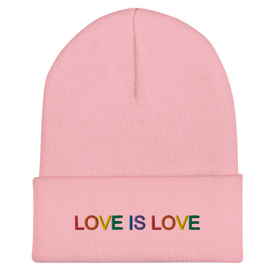 LOVE IS LOVE auf Beanie gestickt