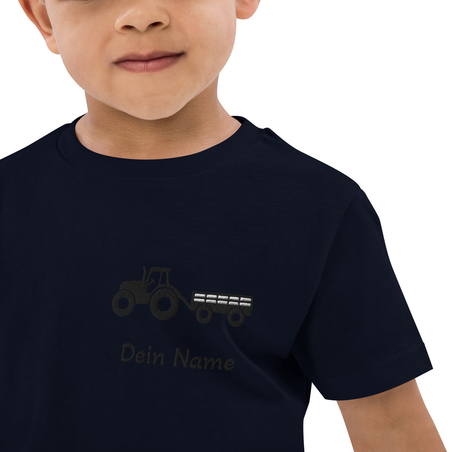 Traktor mit Anhänger auf Bio-Baumwoll-T-Shirt für Kinder gestickt Personalisierbar