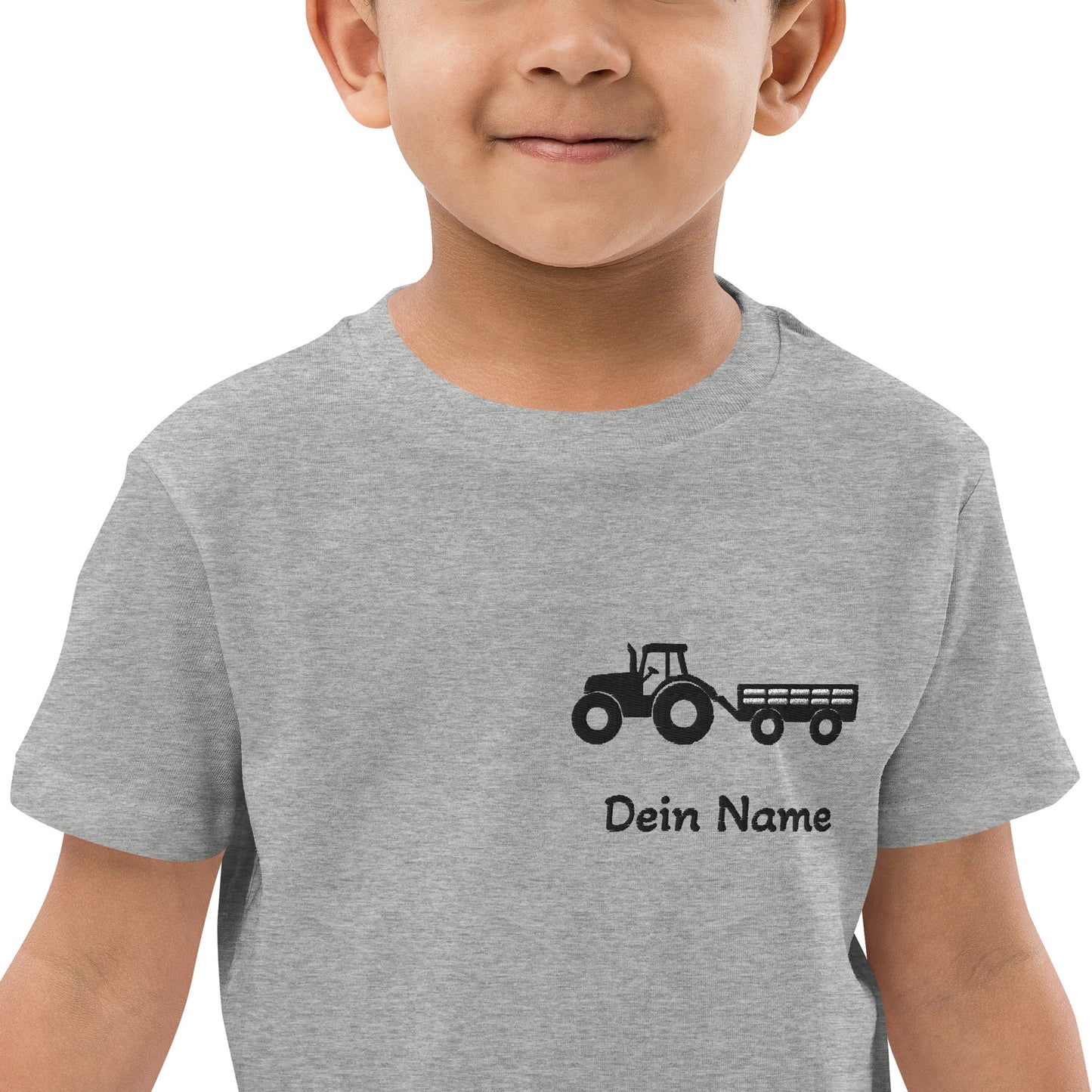 Traktor mit Anhänger auf Bio-Baumwoll-T-Shirt für Kinder gestickt Personalisierbar