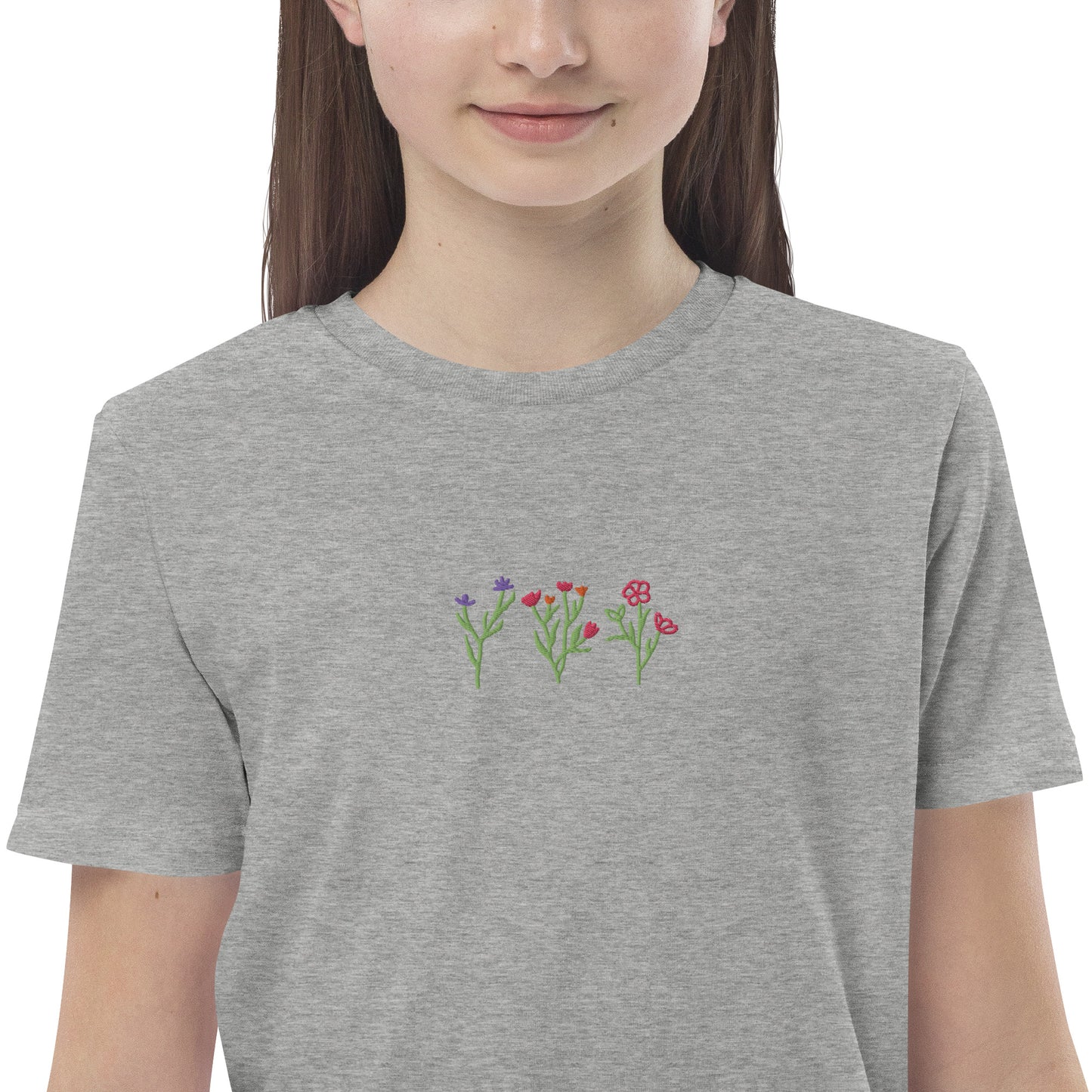 Wildblumen auf Bio-Baumwoll-T-Shirt für Kinder gestickt