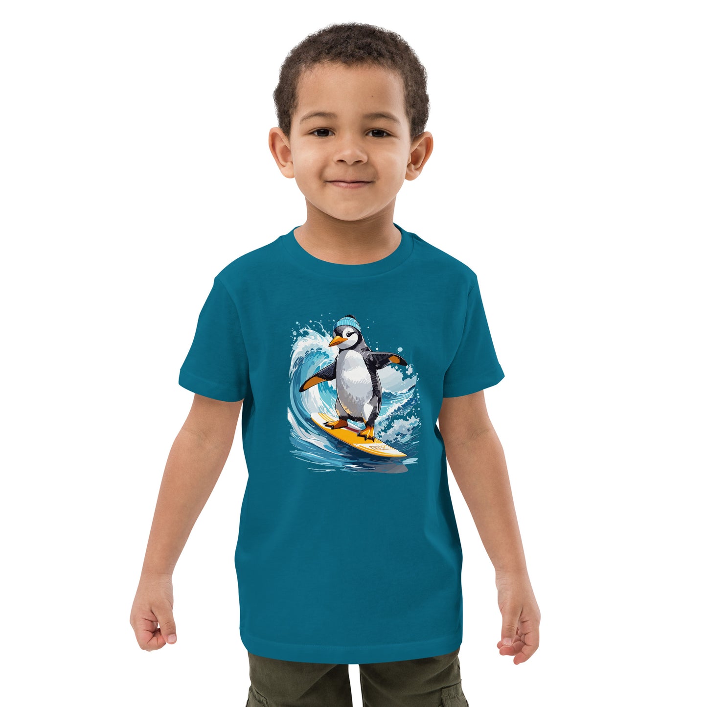 Surfer Pinguin auf Bio-Baumwoll-T-Shirt für Kinder gedruckt