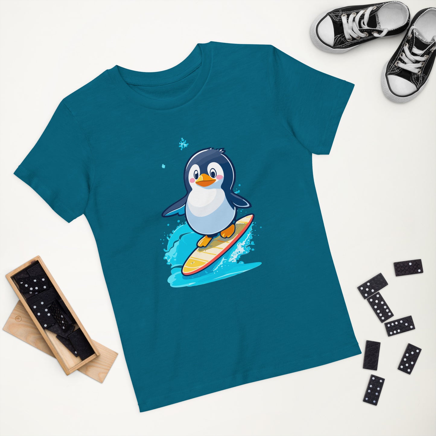 Surfer Pinguin auf Bio-Baumwoll-T-Shirt gedruckt