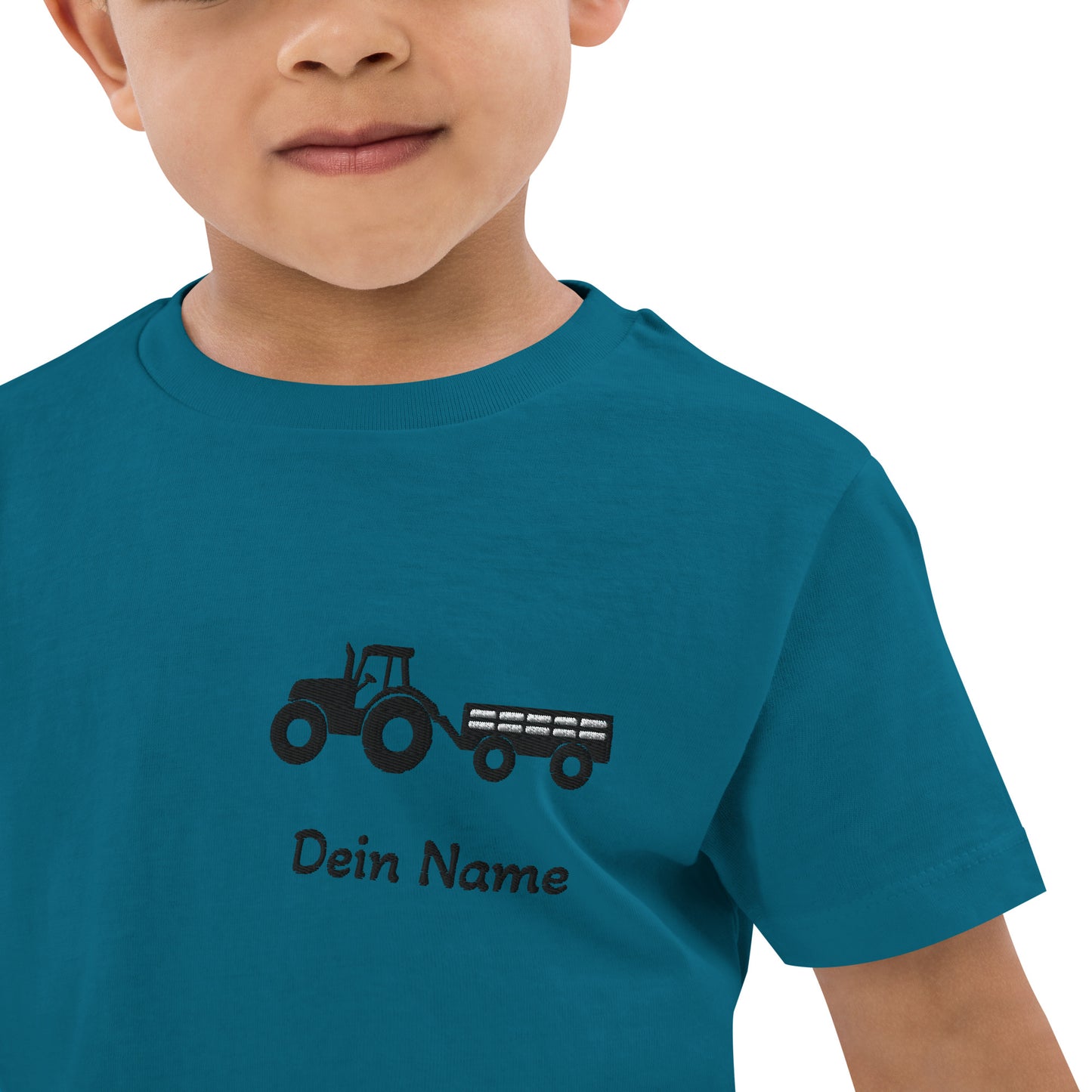 Traktor mit Anhänger auf Bio-Baumwoll-T-Shirt für Kinder gestickt Personalisierbar