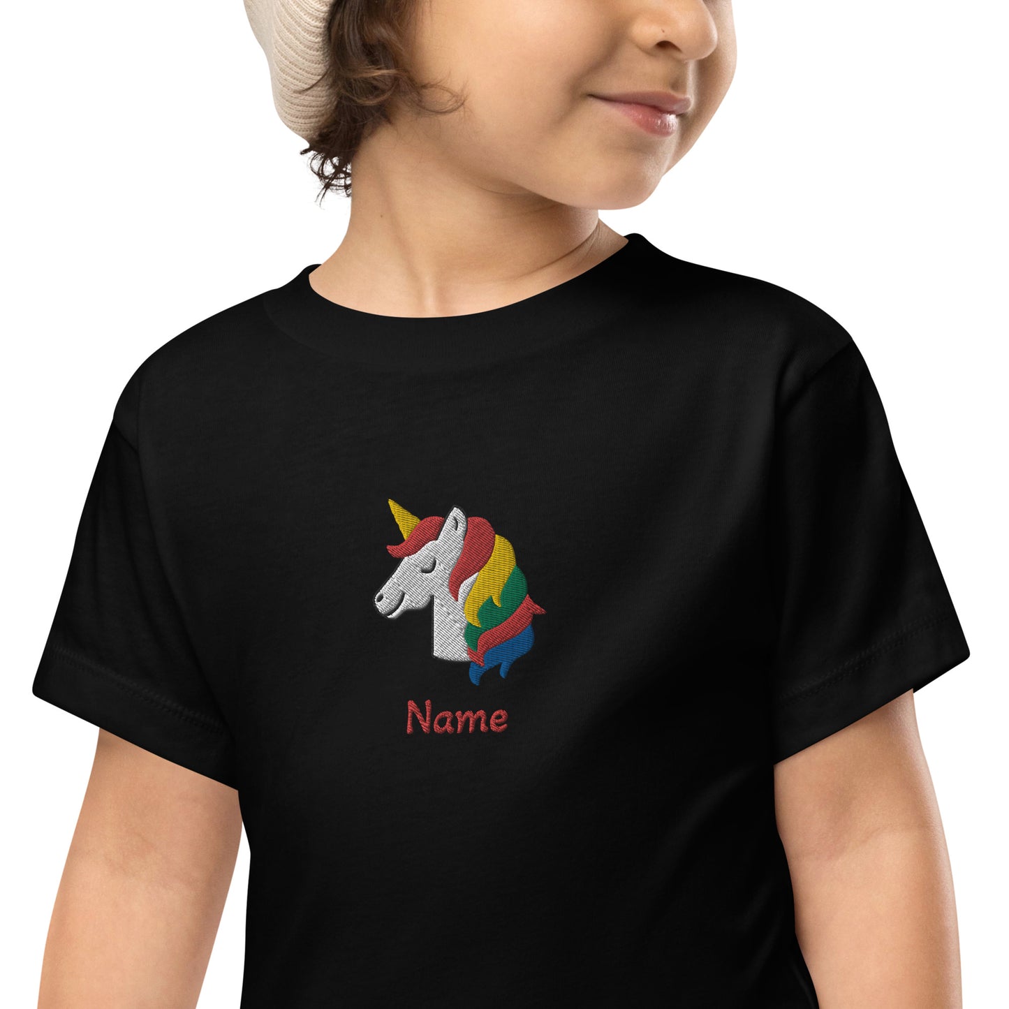 Einhornkopf auf T-Shirt gestickt Personalisierbar