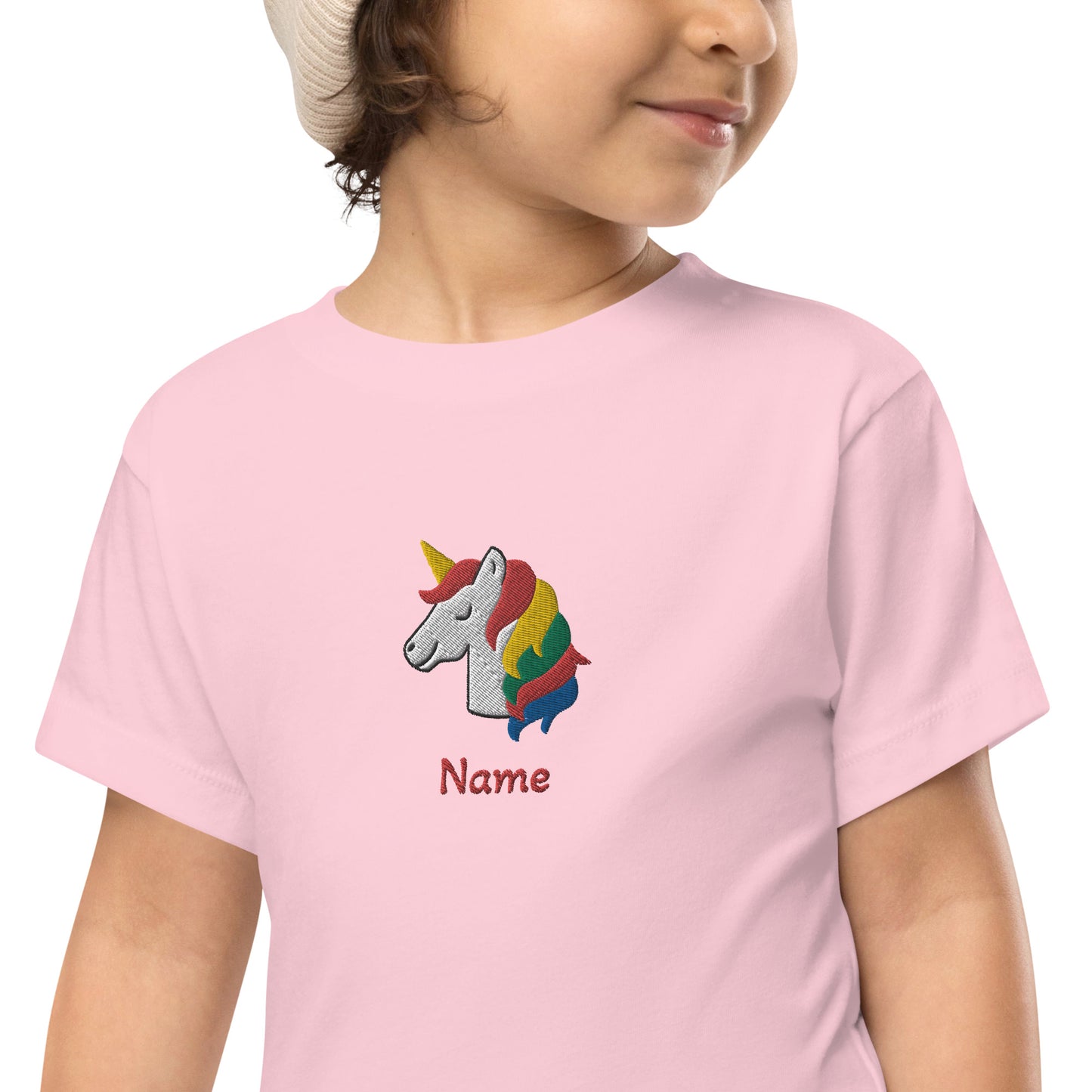 Einhornkopf auf T-Shirt gestickt Personalisierbar