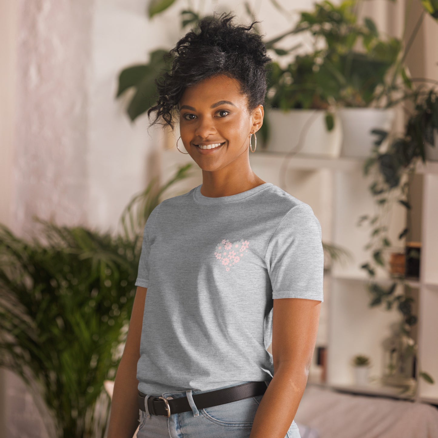 Blütenherz auf Unisex-T-Shirt gedruckt