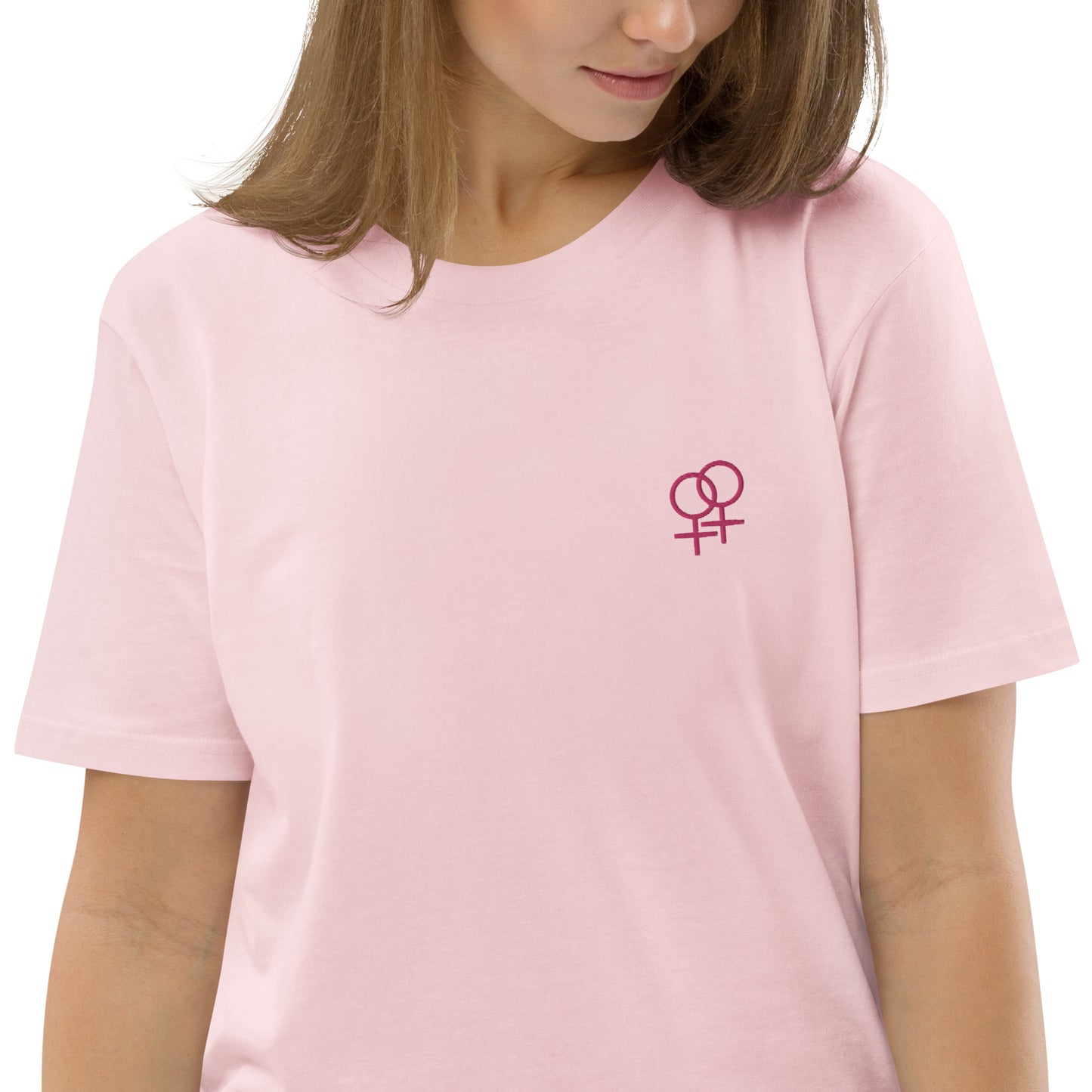 Frau liebt Frau pink auf Unisex-Bio-Baumwoll-T-Shirt gestickt