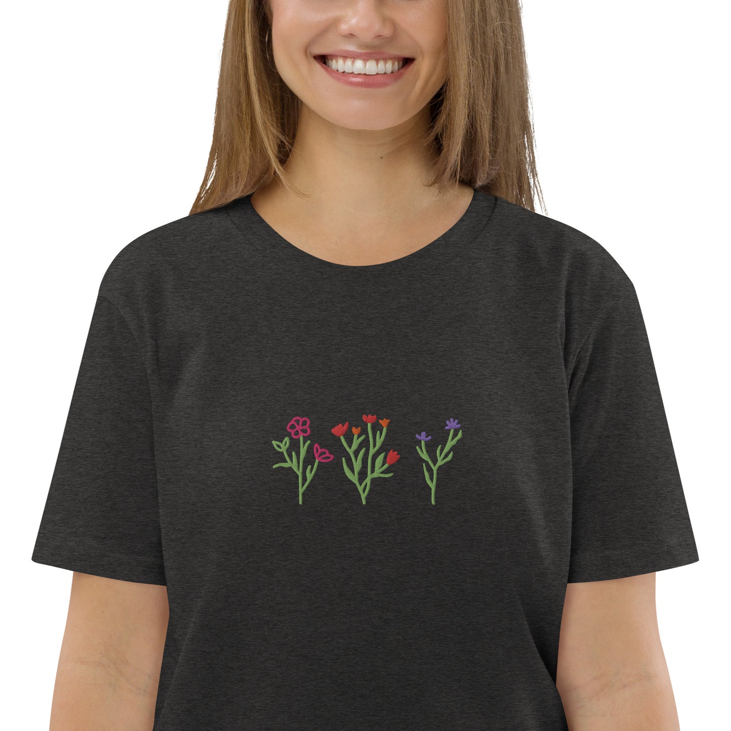 Wildblumen auf Unisex-Bio-Baumwoll-T-Shirt gestickt