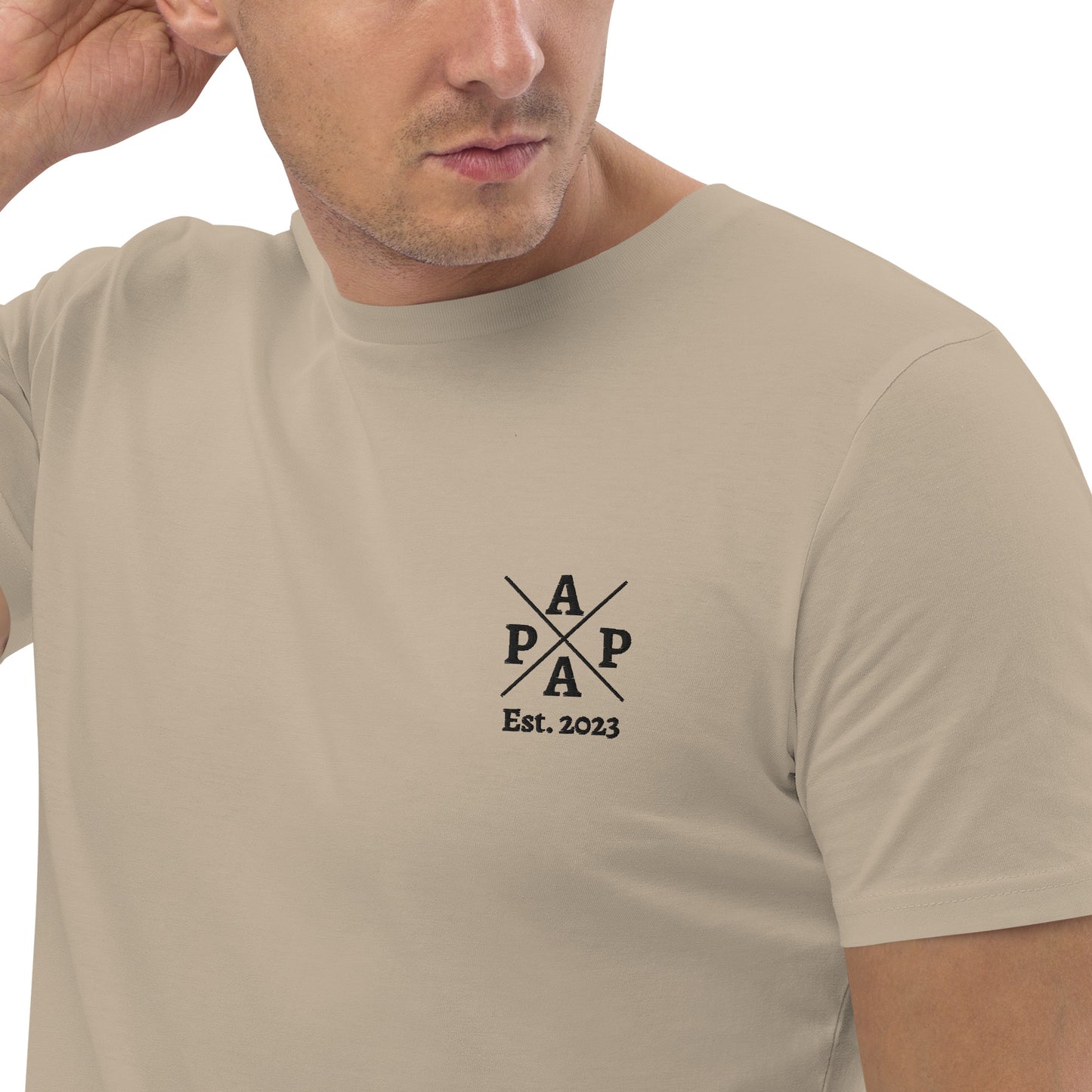 Papa auf Unisex-Bio-Baumwoll-T-Shirt gestickt Personalisierbar