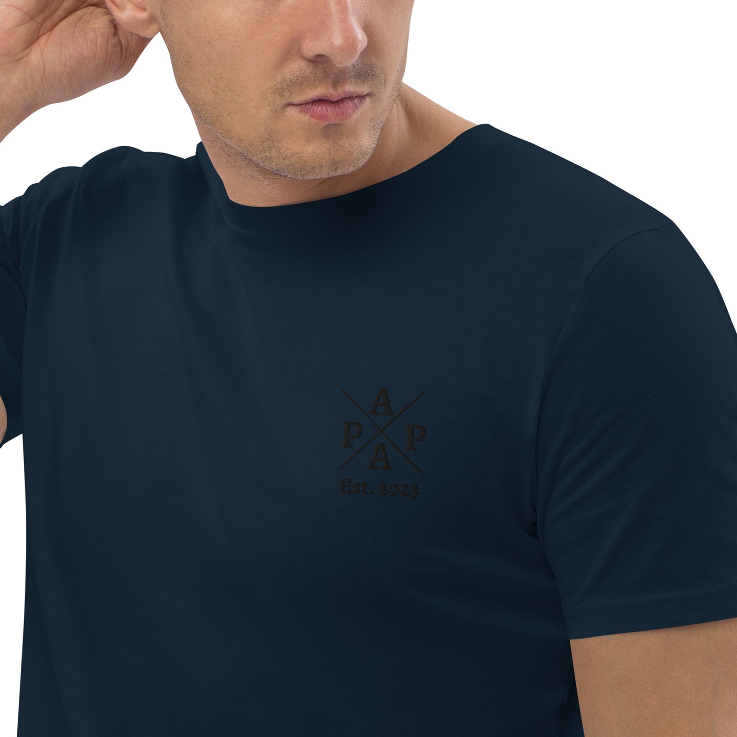 Papa auf Unisex-Bio-Baumwoll-T-Shirt gestickt Personalisierbar