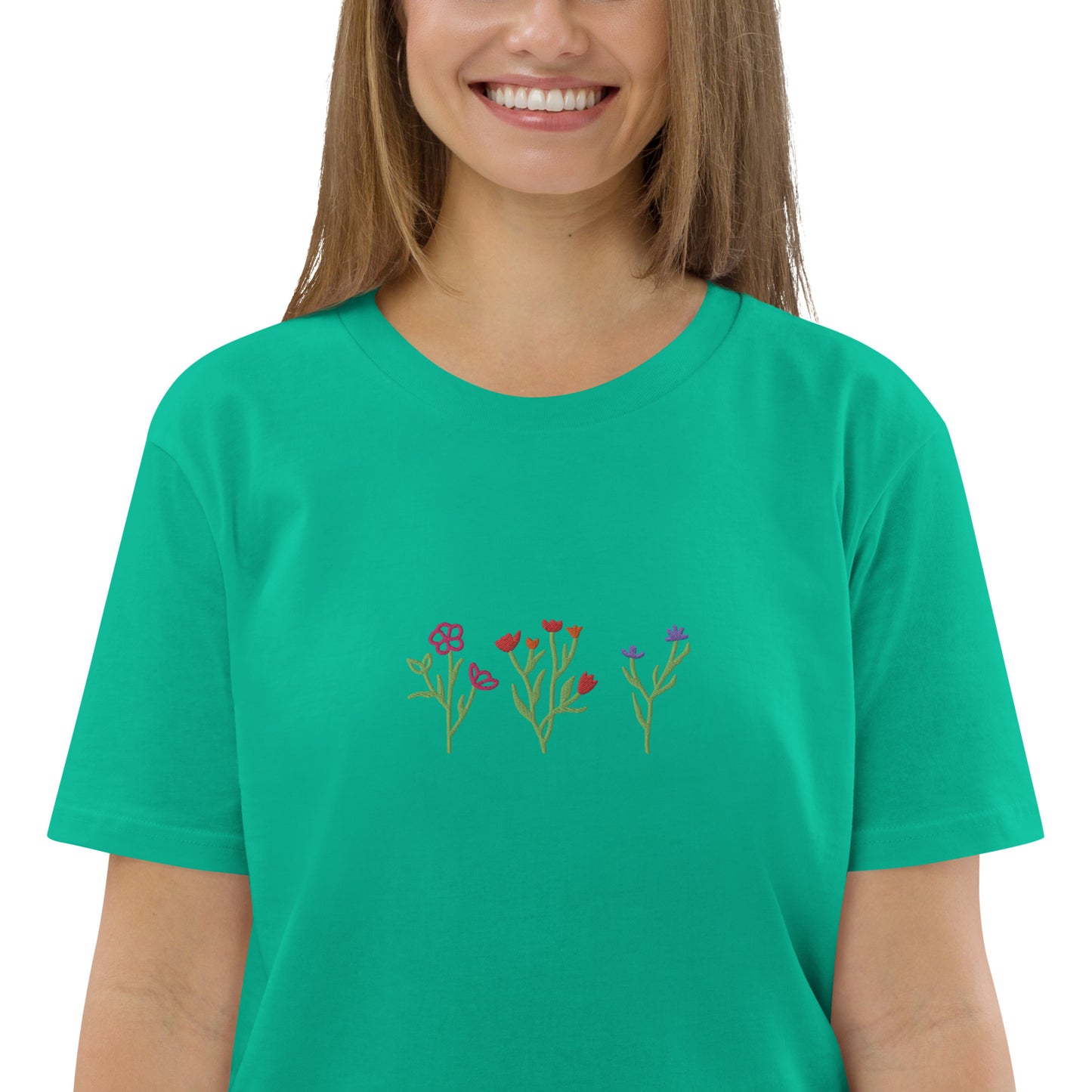 Wildblumen auf Unisex-Bio-Baumwoll-T-Shirt gestickt