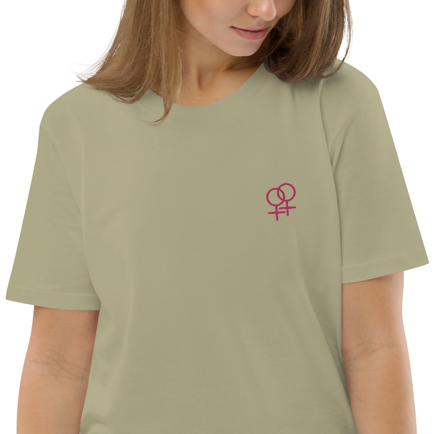 Frau liebt Frau pink auf Unisex-Bio-Baumwoll-T-Shirt gestickt