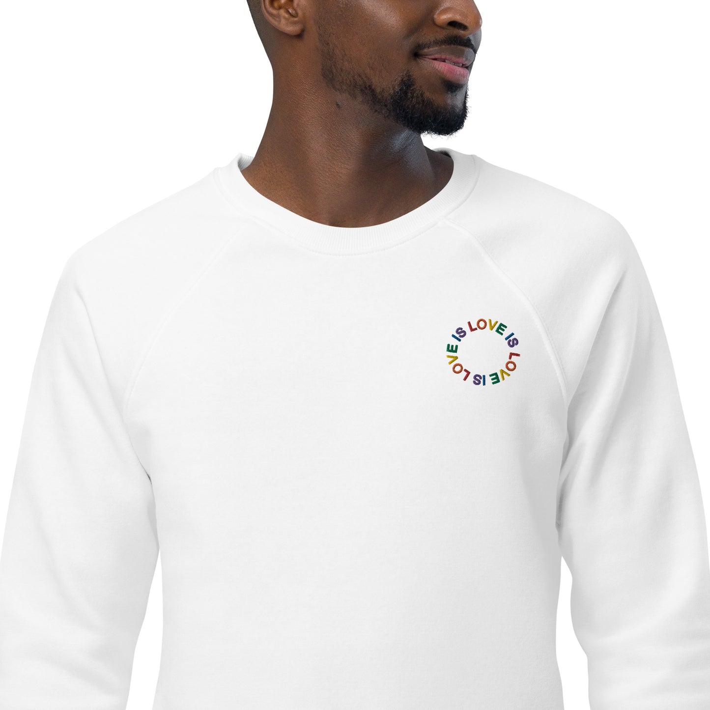 LOVE IS LOVE auf Unisex Bio-Raglan-Pullover gestickt