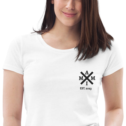 Mami est. auf Enganliegendem Bio-T-Shirt für Damen gestickt Personalisierbar